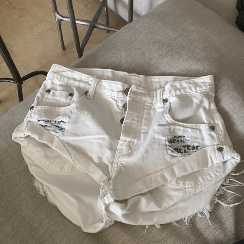 White one teaspoon bandits shorts